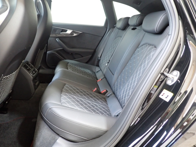 AUDI S4 2019