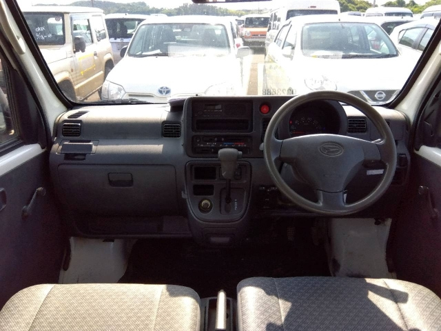 DAIHATSU HIJET VAN 2017