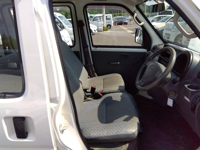 DAIHATSU HIJET VAN 2017