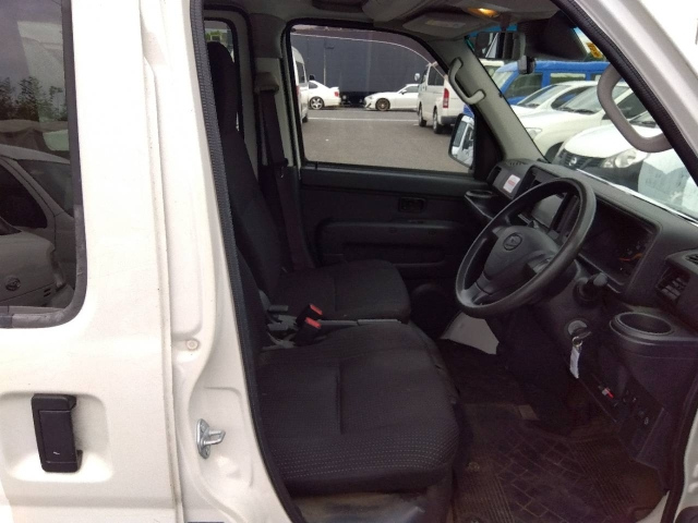 DAIHATSU HIJET VAN 2019