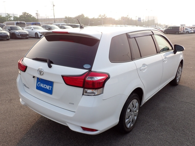 TOYOTA COROLLA FIELDER 2016