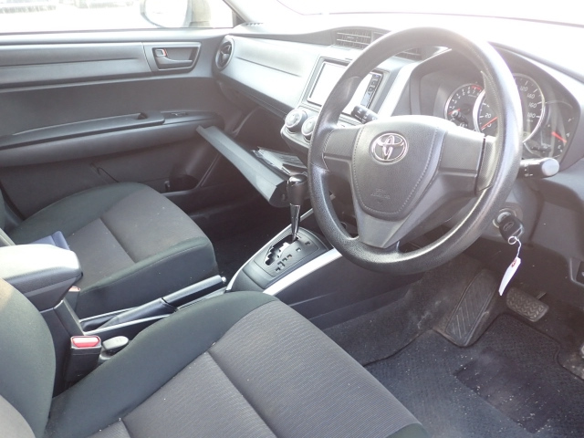 TOYOTA COROLLA FIELDER 2016