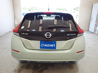 NISSAN LEAF 2018