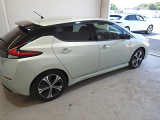 NISSAN LEAF 2018