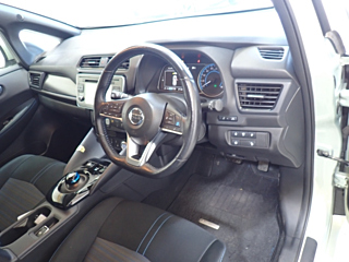 NISSAN LEAF 2018