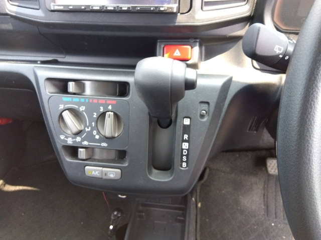 DAIHATSU MIRA E S 2020