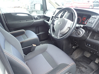 NISSAN SERENA 2010