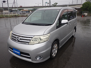 NISSAN SERENA 2010