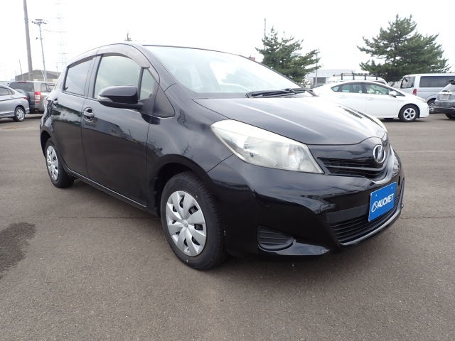 TOYOTA VITZ 2012