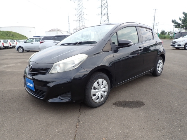 TOYOTA VITZ 2012