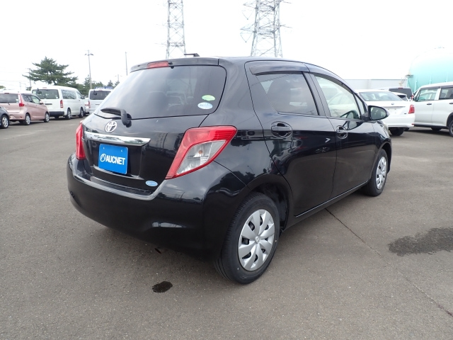 TOYOTA VITZ 2012