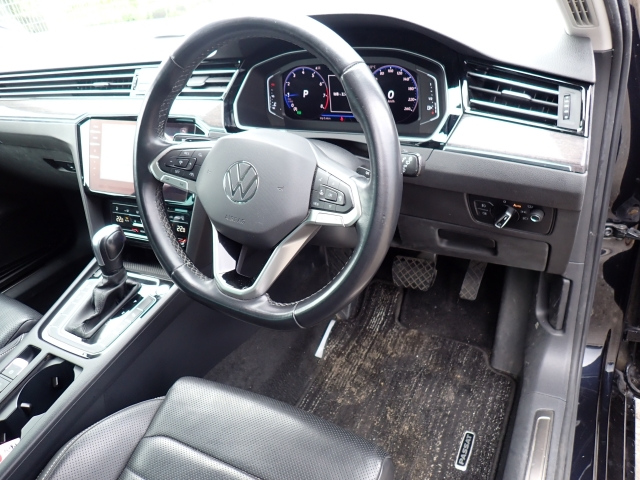 VOLKSWAGEN PASSAT VARIANT 2021
