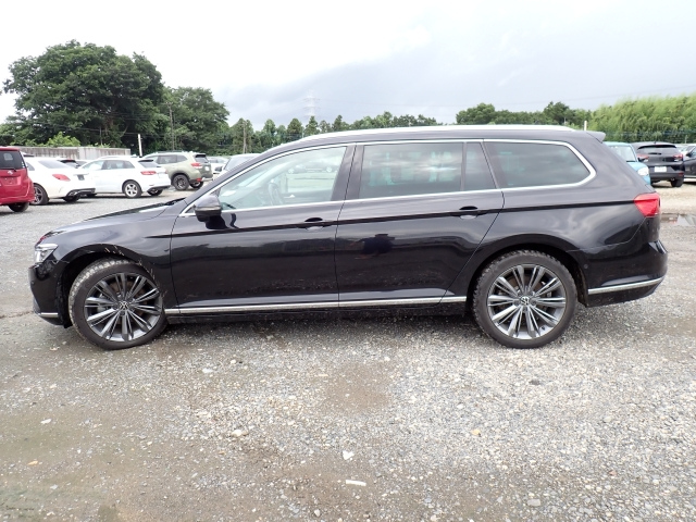 VOLKSWAGEN PASSAT VARIANT 2021