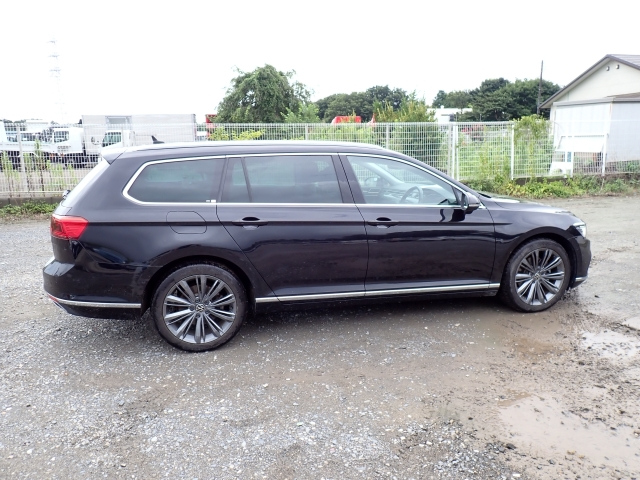 VOLKSWAGEN PASSAT VARIANT 2021