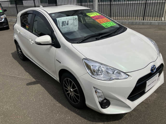 TOYOTA AQUA 2016