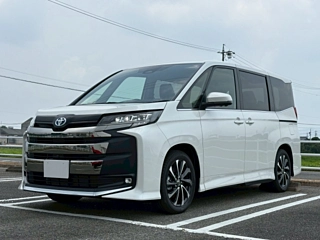 TOYOTA NOAH 2025