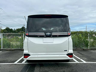 TOYOTA VOXY 2025