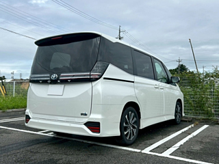 TOYOTA VOXY 2025