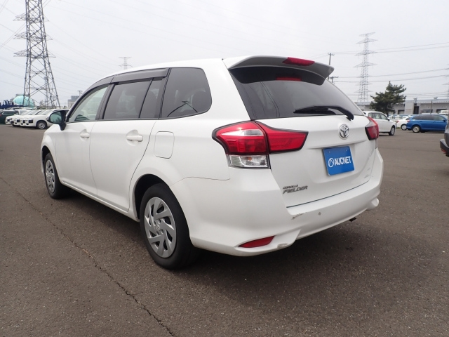 TOYOTA COROLLA FIELDER 2018