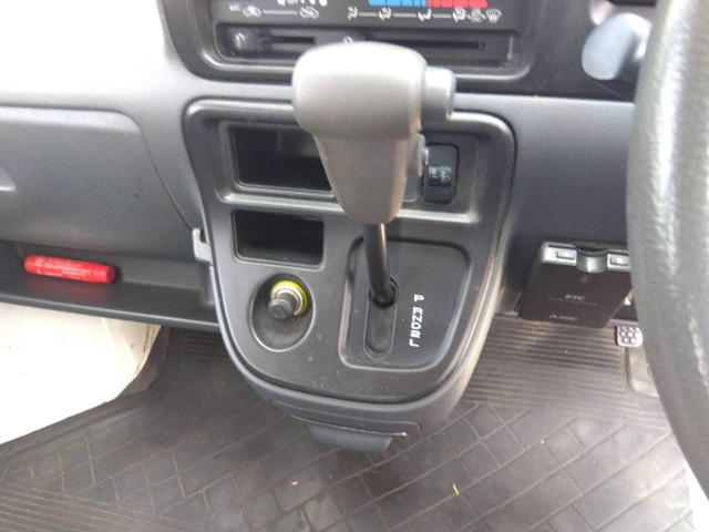 DAIHATSU HIJET VAN 2017
