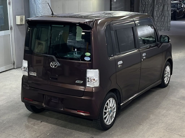 TOYOTA PIXIS SPACE 2013