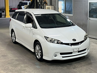 TOYOTA WISH 2011