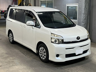 TOYOTA VOXY 2012