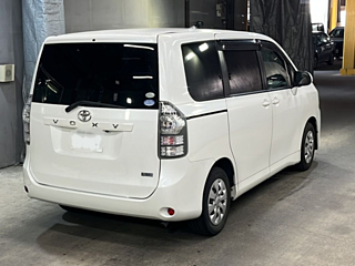 TOYOTA VOXY 2012