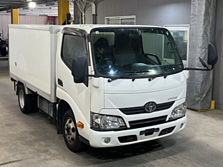 TOYOTA DYNA 2018