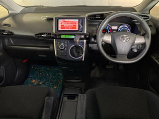 TOYOTA WISH 2010