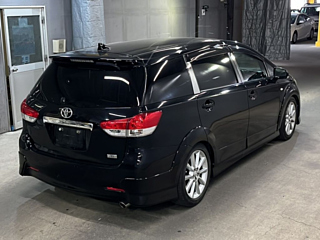 TOYOTA WISH 2010