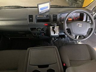 TOYOTA HIACE VAN 2017