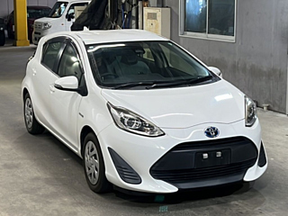 TOYOTA AQUA 2018