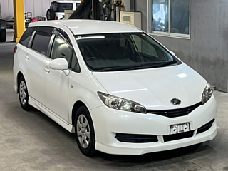 TOYOTA WISH 2012