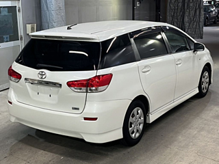 TOYOTA WISH 2012