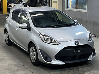 TOYOTA AQUA 2019