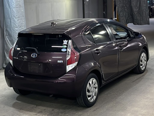 TOYOTA AQUA 2015