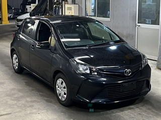 TOYOTA VITZ 2016