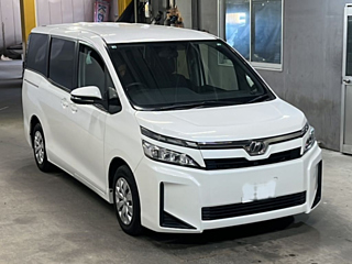 TOYOTA VOXY 2018