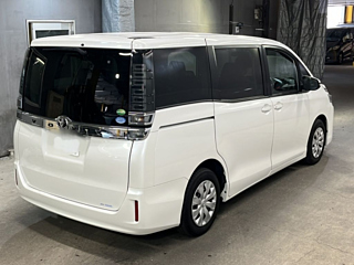 TOYOTA VOXY 2018