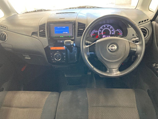 NISSAN ROOX 2011