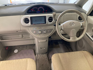 TOYOTA PORTE 2010