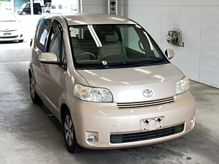 TOYOTA PORTE 2010