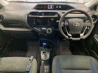 TOYOTA AQUA 2017