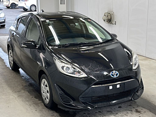 TOYOTA AQUA 2017