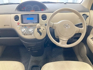 TOYOTA SIENTA 2010