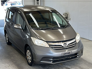 HONDA FREED 2012
