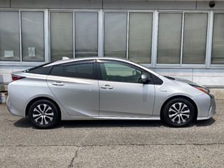 TOYOTA PRIUS 2016