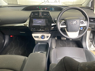 TOYOTA PRIUS 2016
