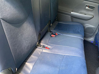 TOYOTA PRIUS ALPHA 2013